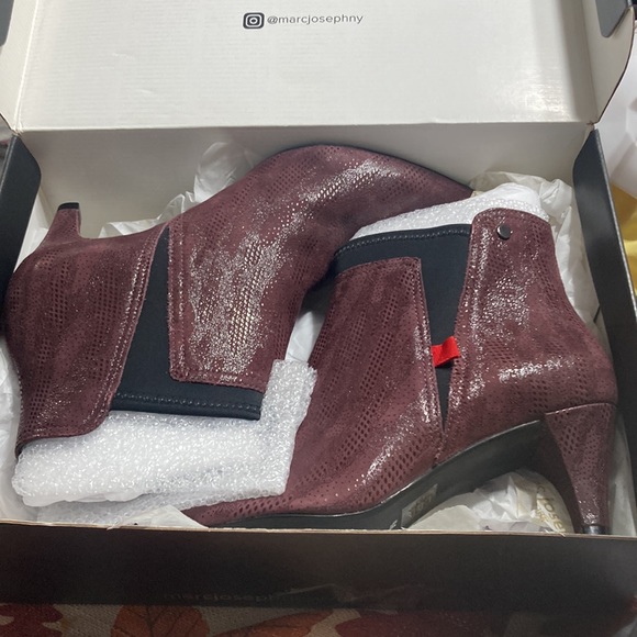 MARC JOSEPH NEW YORK Leather Made in Brazil 2.25 Inch Heel Ankle Bootie 9.5 - Picture 5 of 9